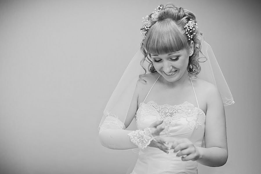 Wedding photographer Ekaterina Yuzhakova (eyuzhakova). Photo of 26 January 2013