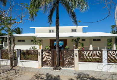 Villa with pool 3