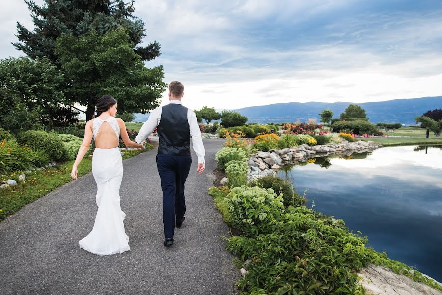 Wedding photographer Tara Hill (tarahillstudios). Photo of 1 August 2019