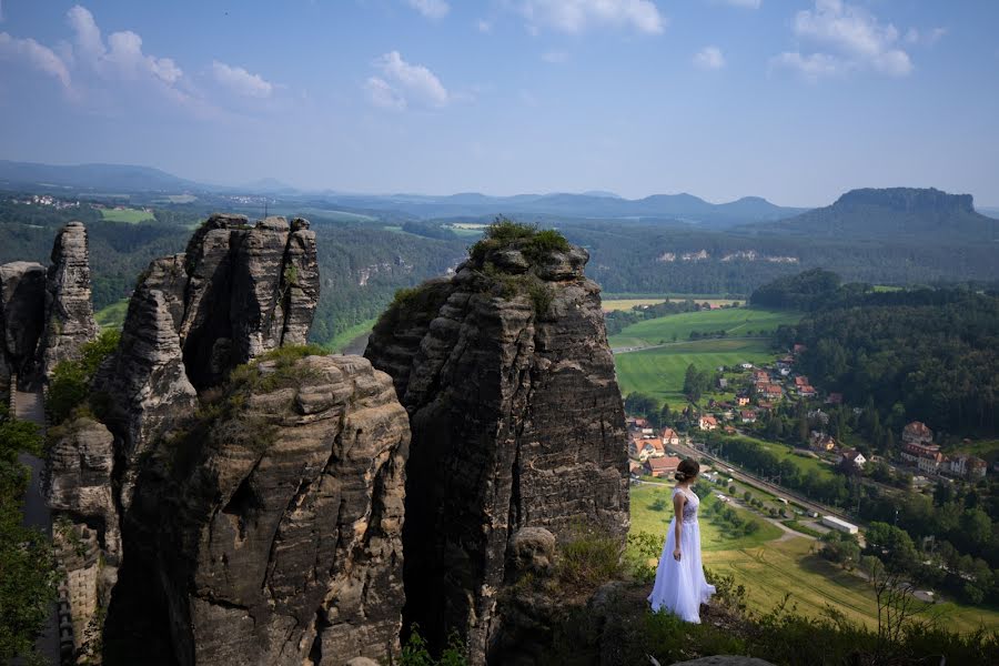 Fotógrafo de casamento Tomasz Bakiera (tomaszbakiera). Foto de 25 de julho 2019