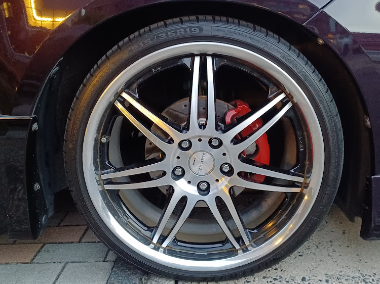 ヴォクシーのWORK VARIANZA T1S・愛車が一番・二年間だけI'm Free・リフレッシュ・まだまだこれからに関するカスタム事例の投稿画像4枚目