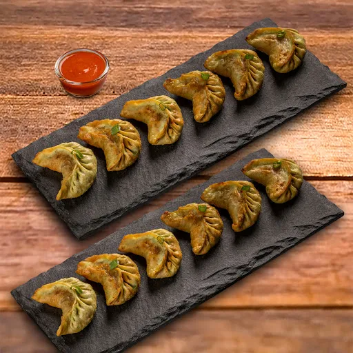 Fried Chicken Darjeeling Momos With Momo Chutney - 12 Pcs