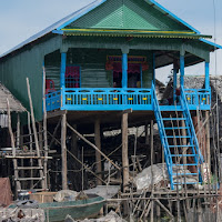 Casa colorata sull'acqua di 