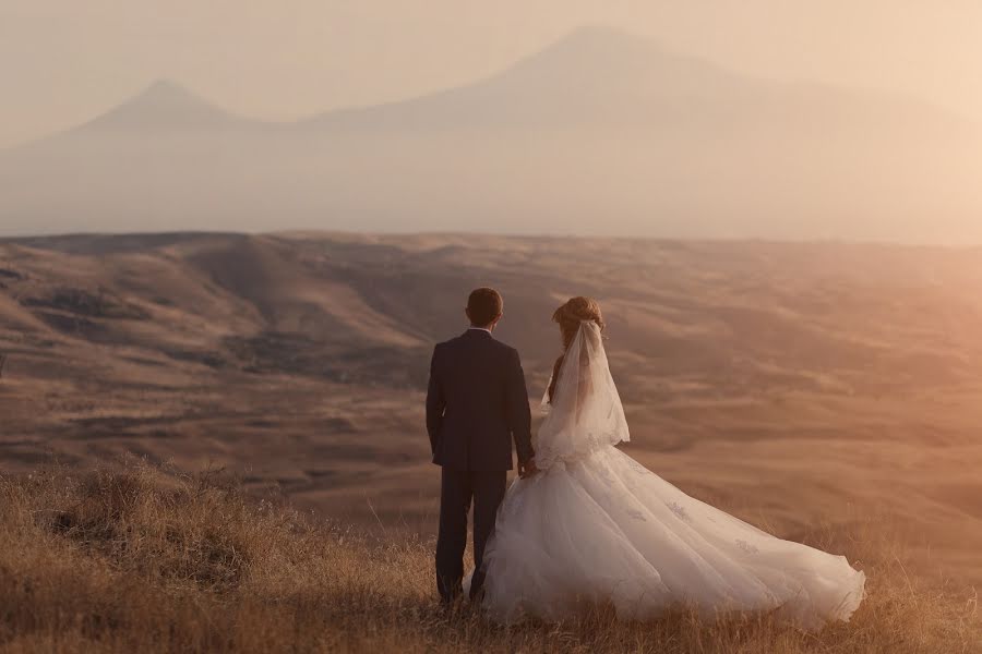 Fotografer pernikahan Hovhannes Boranyan (boranyan). Foto tanggal 1 Maret 2017