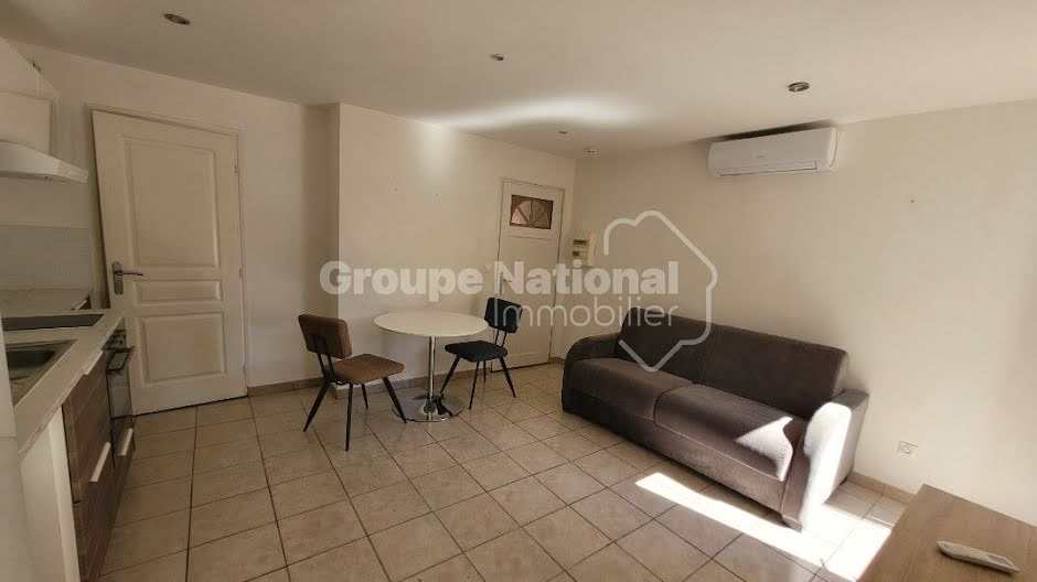 Location meublée appartement 1 pièce 20.4 m² à Gonfaron (83590), 475 €