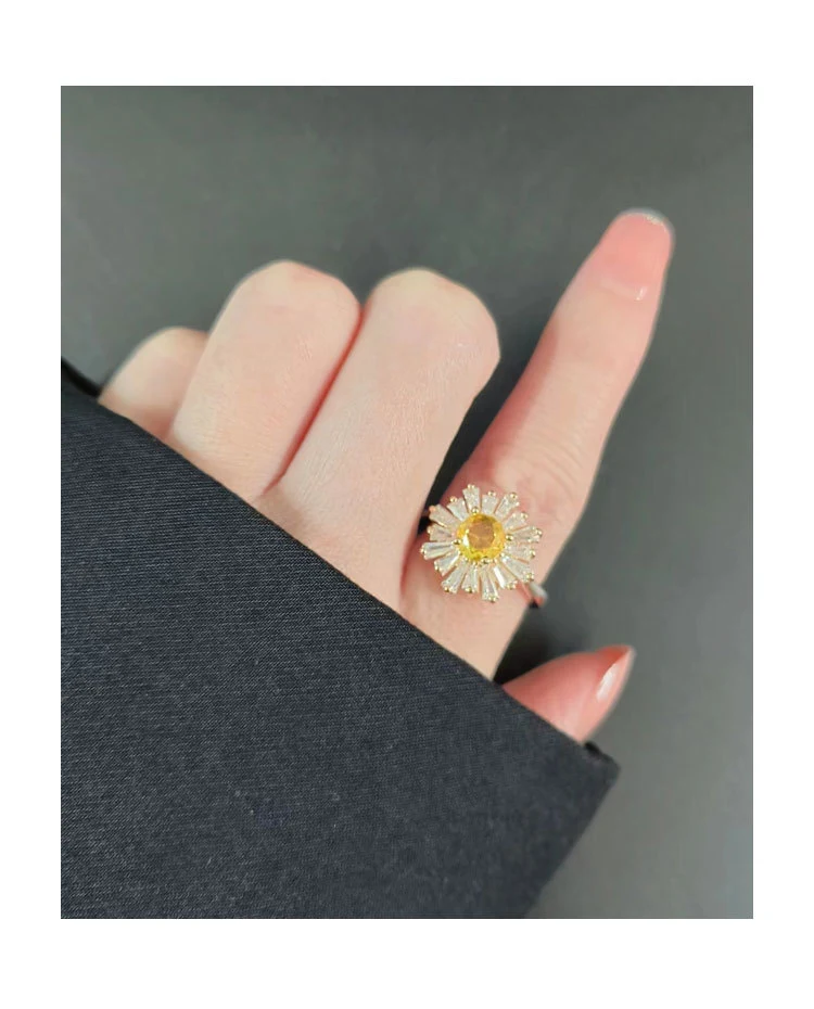 Anel de Girassol Fashion Combinável Abertura Ajustável Joia Feminina Estilosa e Versátil Design Floral Moderno Perfeito Presente