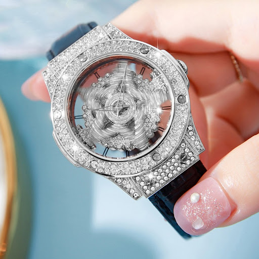 Title 6, Watchs Lucky Turn Hollow Out Stars. A stylish ...
