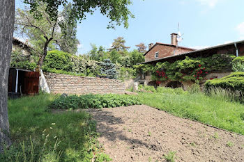 maison à La Roche-Vineuse (71)