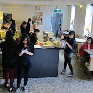 R9 Café 蜜糖吐司、鬆餅專賣店