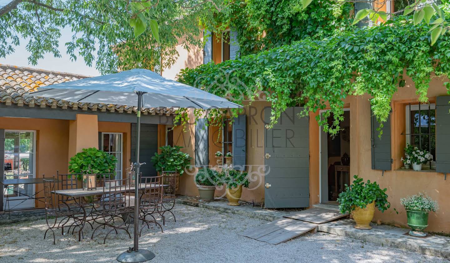 House with pool and terrace Aix-en-Provence