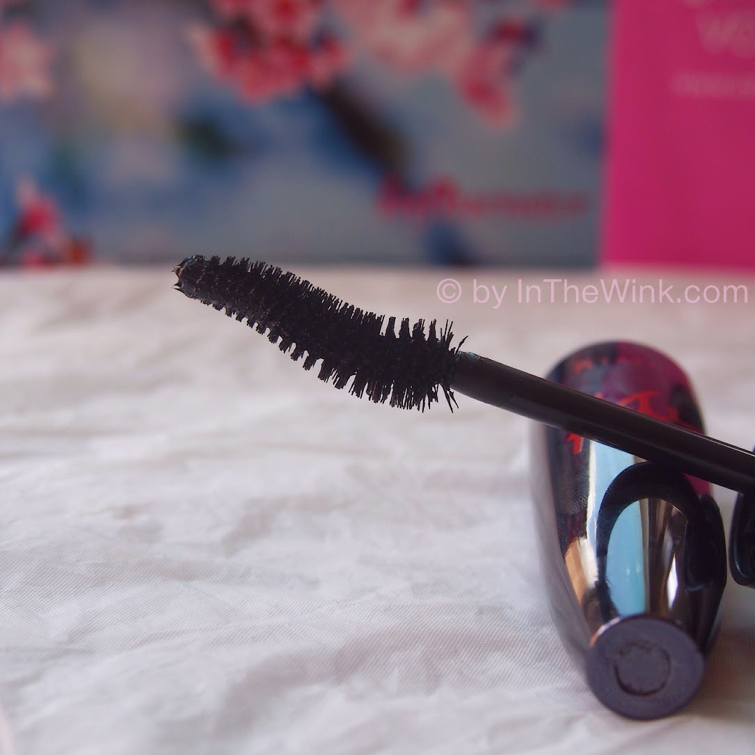 Rimmel Scandaleyes Mascara by Kate Moss in Eye Rock Jet Black