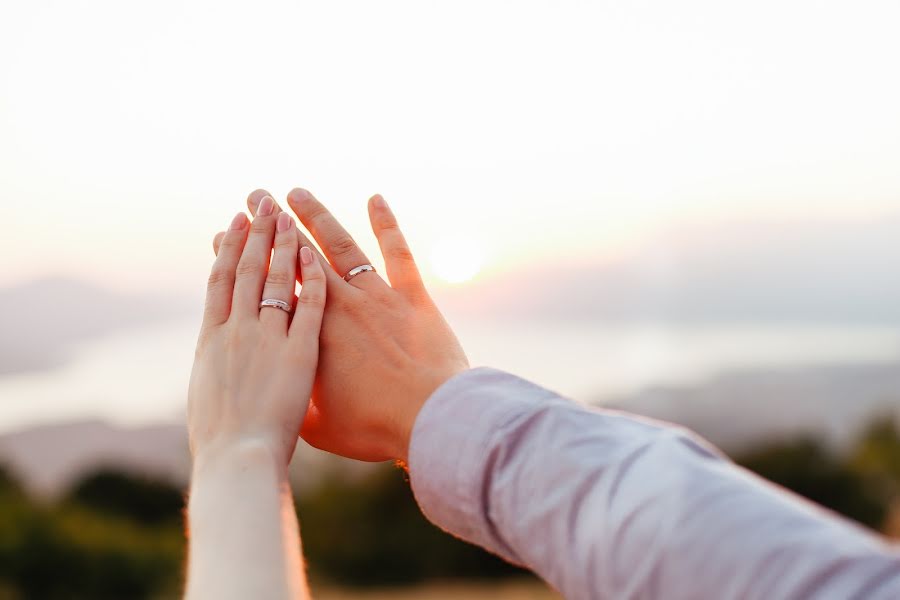 Fotógrafo de casamento Olga Brovko (sunkrit). Foto de 1 de fevereiro 2018