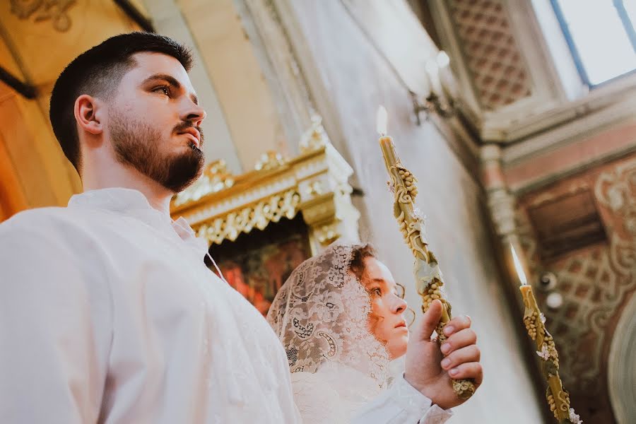 Fotografo di matrimoni Yuliya Karaulova (juliamolko). Foto del 23 luglio 2019