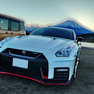 NISSAN GT-R R35