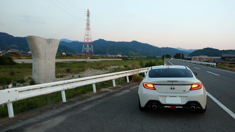 GR86のh.zn8さんが投稿したカスタム事例の投稿画像3枚目