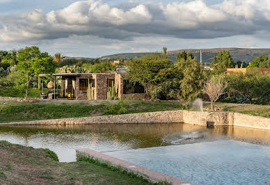 Maison avec piscine 1