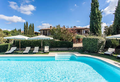 Corps de ferme avec jardin et piscine 15