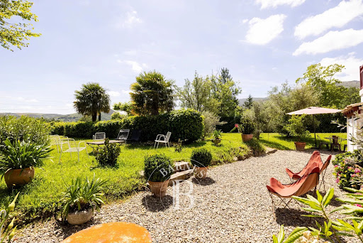 House with garden and terrace 3