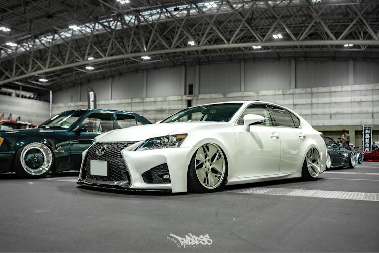 GSのLEXUS・GRL10・GS350・フェンダリスト・毎月10日はL10系GSの日に関するカスタム事例の投稿画像1枚目