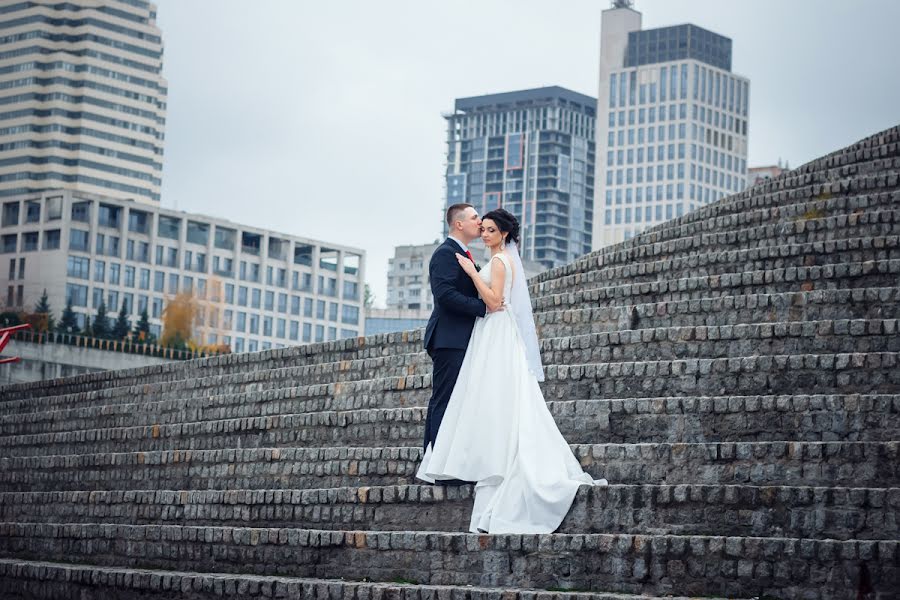 Fotógrafo de casamento Artem Golik (artemgolik). Foto de 13 de novembro 2017