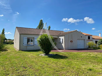 maison à Le Bernard (85)