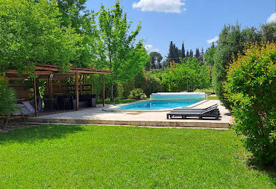 Villa with pool and garden 2