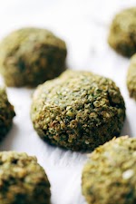 Simple 5 Ingredient Baked Falafel was pinched from <a href="http://pinchofyum.com/simple-6-ingredient-baked-falafel" target="_blank">pinchofyum.com.</a>