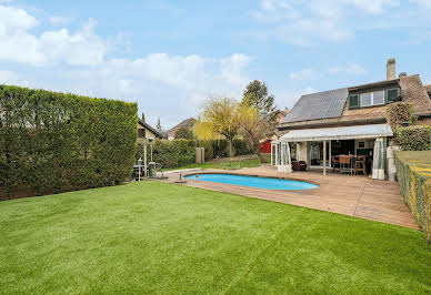 Maison avec jardin et terrasse 4