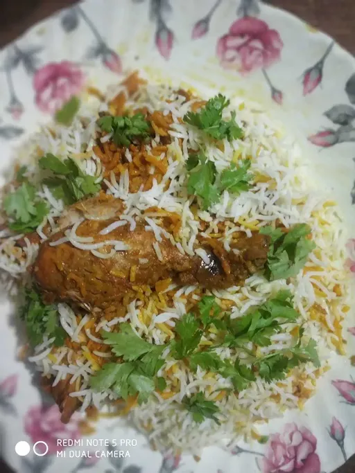 Chicken Tandoori Biryani With Kachumber & Gravy