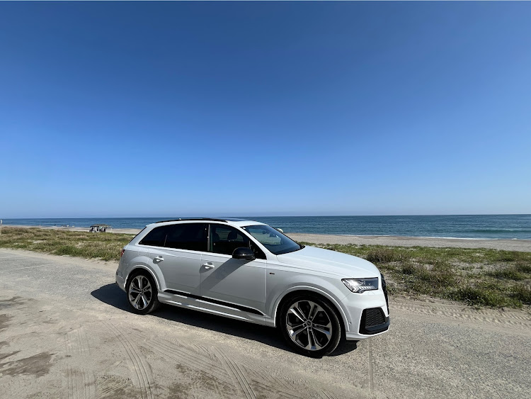 S Q7のAudi・車好き・海とコラボ・ドライブスポット・浜松に関するカスタム事例の投稿画像11枚目
