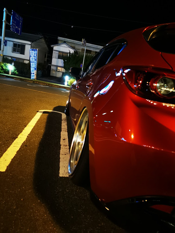 アクセラスポーツの不正改造車取締月間・DIY・ワンオフ車高調・車高調整・梅雨の晴れ間に関するカスタム事例の投稿画像1枚目