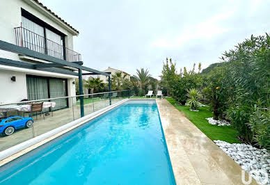 House with pool 3