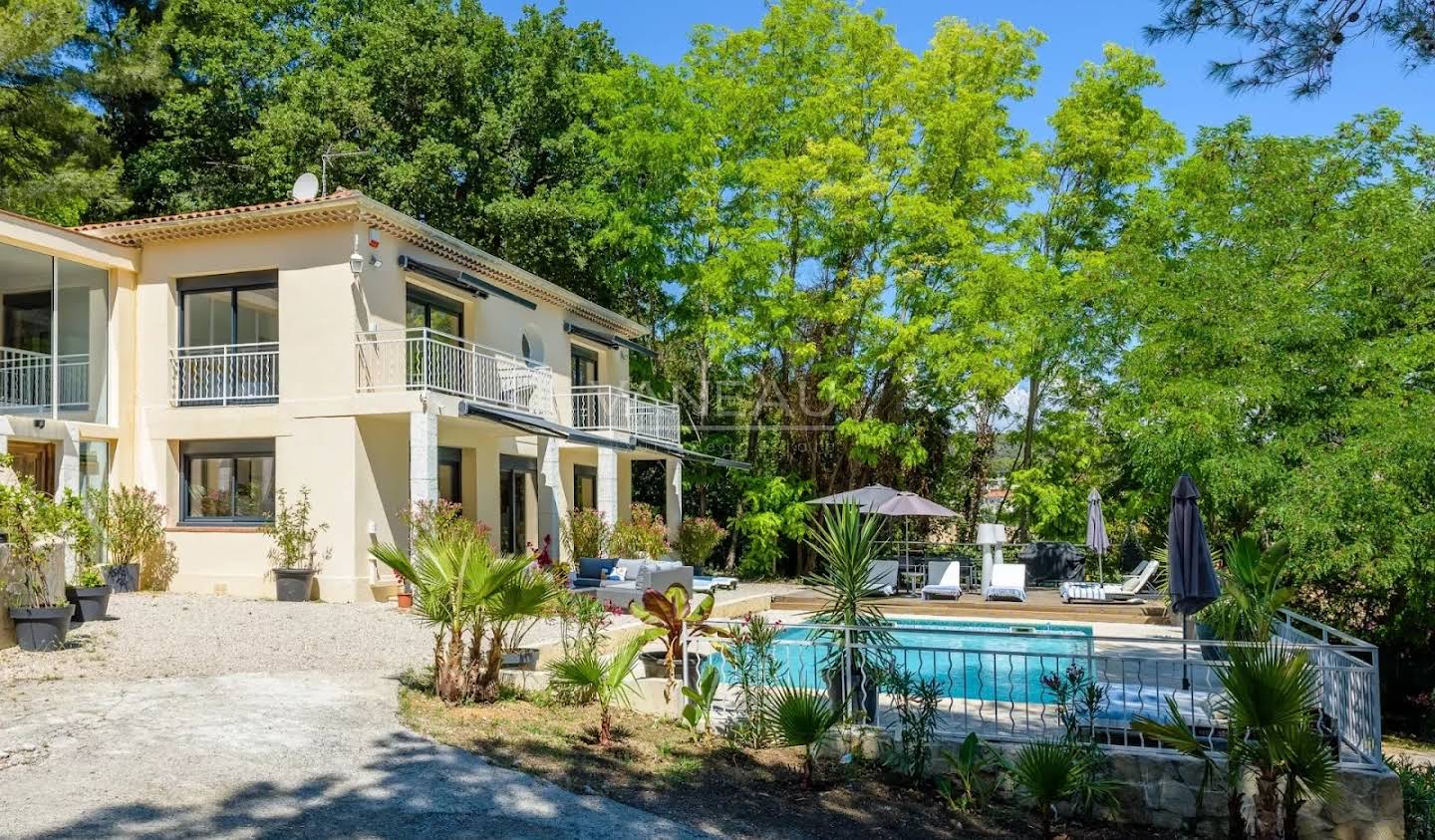 Villa with pool Cannes