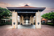 The Asian-inspired entrance to the hotel. 