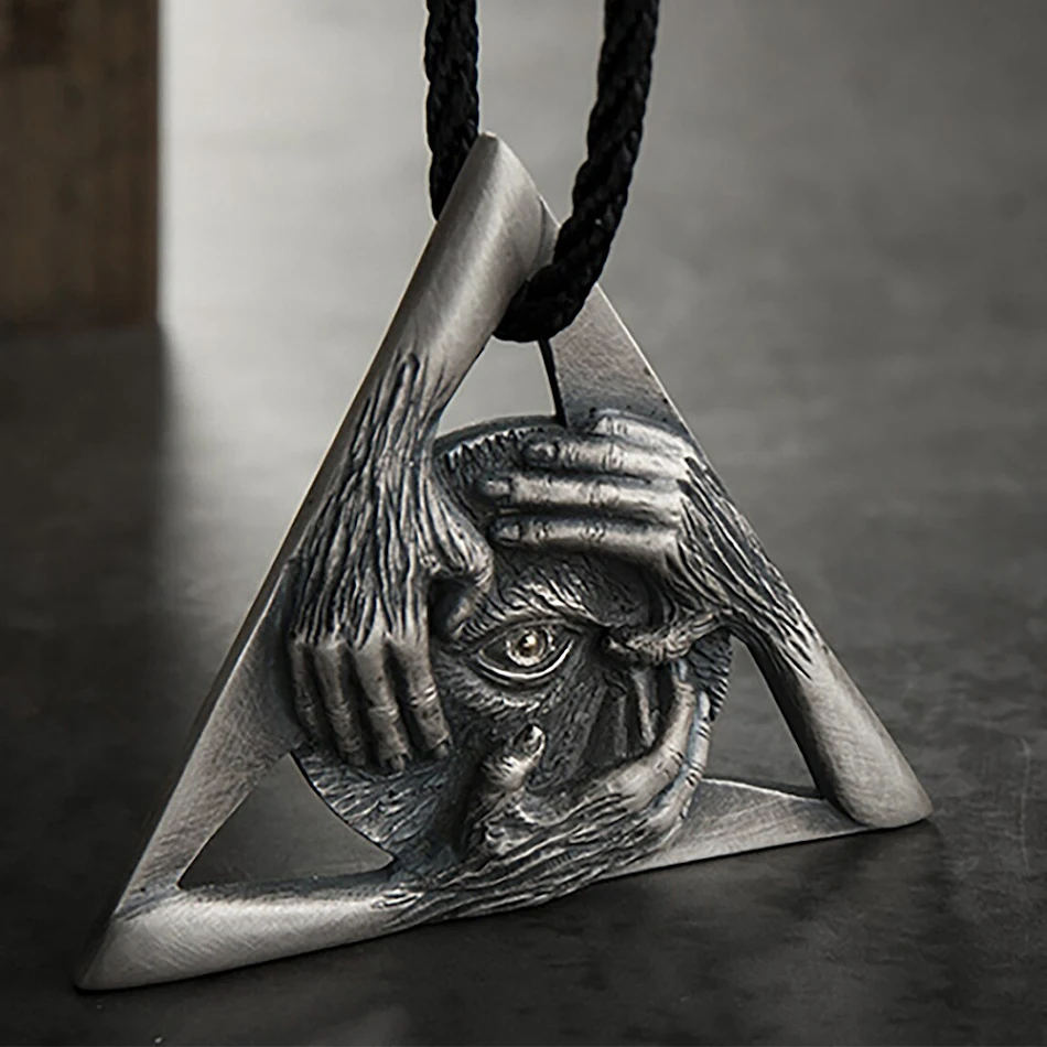 Retro Oog van Voorzienigheid Hanger Ketting. Een unieke bescherming en stijl. Toon wijsheid en elegantie met dit sieraad.