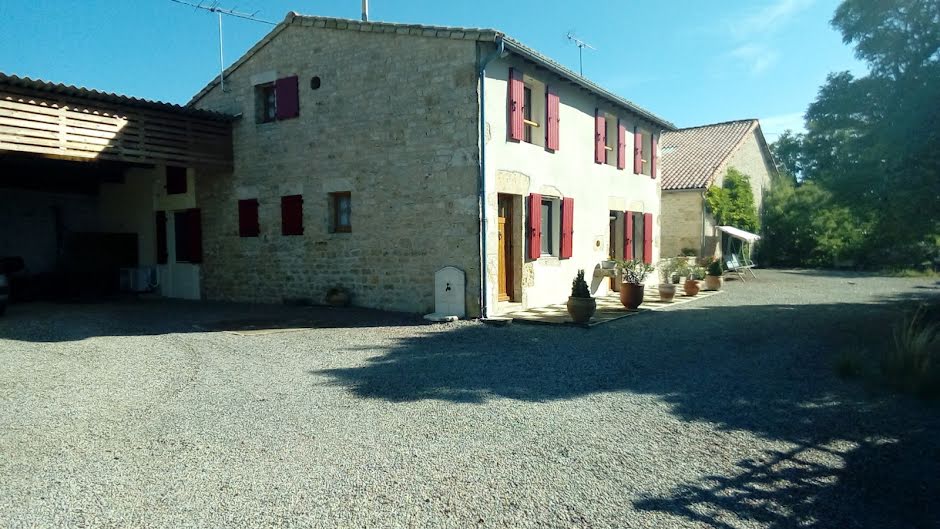 Vente viager 6 pièces 160 m² à Saint-Martin-lès-Melle (79500), 50 000 €