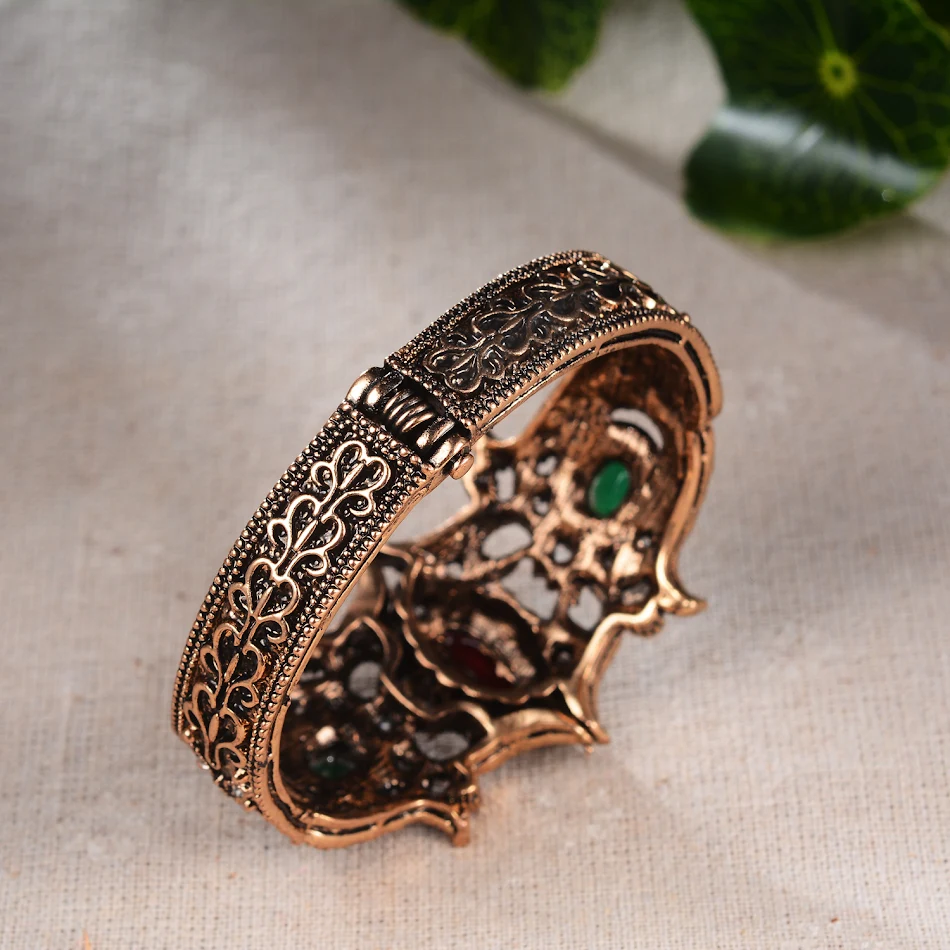 Pulseira de damas banhadas e diamantes