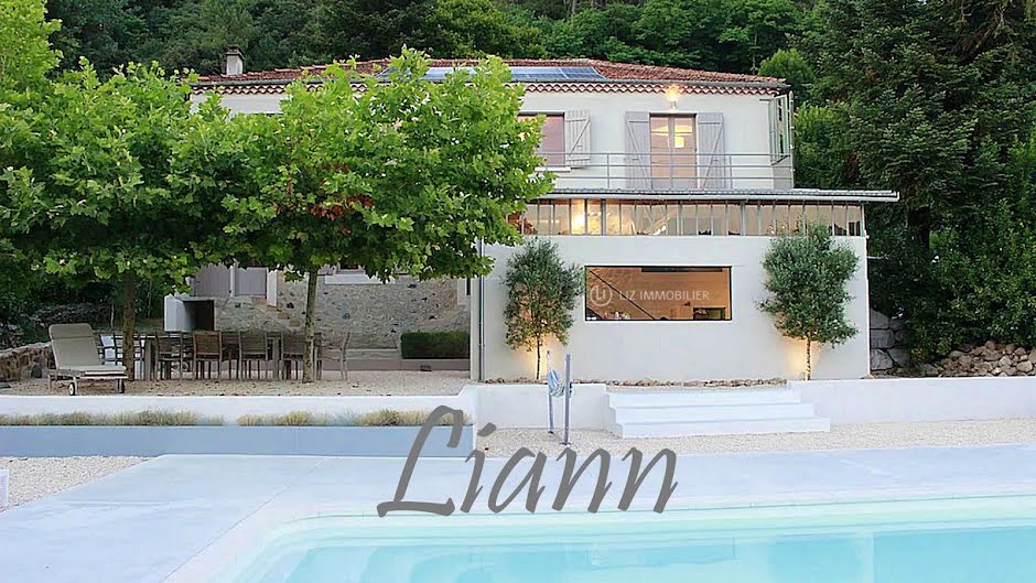 Vente maison 8 pièces 230 m² à Vals-les-Bains (07600), 480 000 €