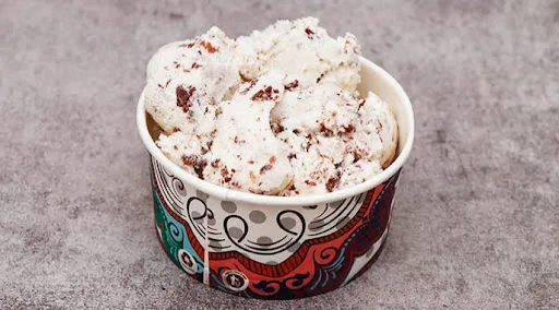 Vanilaa Choco Chips Icecream