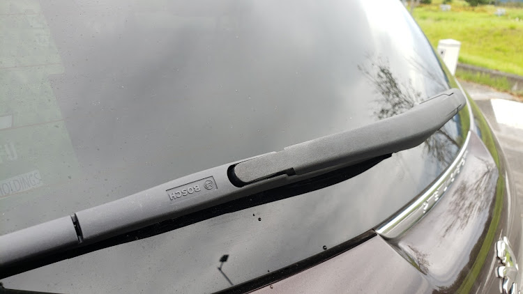 208のBOSCH・FENSER・Gulfに関するカスタム事例の投稿画像2枚目