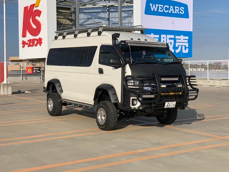 ハイエース スーパーロングのカッパ連合・ちょいアゲ・30インチ・ミッキートンプソンに関するカスタム事例の投稿画像3枚目