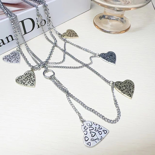 Title 1, Special-interest design necklace, combining lig...