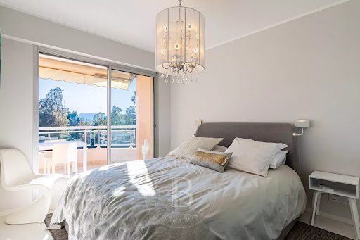Apartment 5
