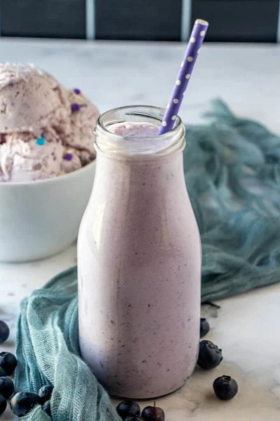 Blueberry Milkshake (300 Ml)