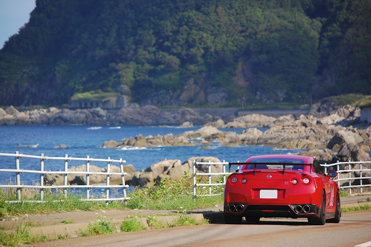 NISSAN GT-Rのシラフラ・必ず車が汚れるトンネル・乙部・太田神社・力作に関するカスタム事例の投稿画像34枚目