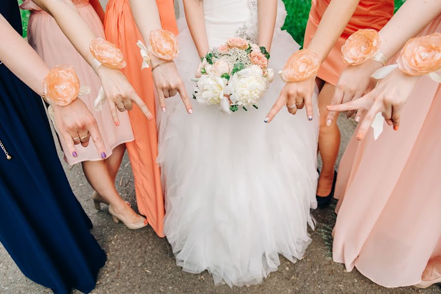 Fotógrafo de casamento Natalya Konovalova (natako). Foto de 21 de março 2016