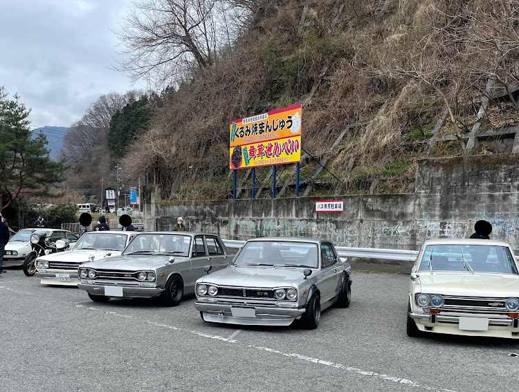 エスティマの桜とコラボ・めっちゃカッコいい車達に関するカスタム事例の投稿画像3枚目