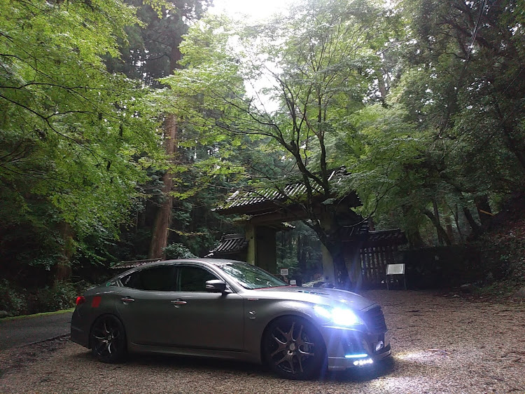 フーガの奈良県桜井市・談山神社⛩️東大門・10月10日(月)・雨上がりの夕暮れ・ヘッドライトカスタムに関するカスタム事例の投稿画像9枚目