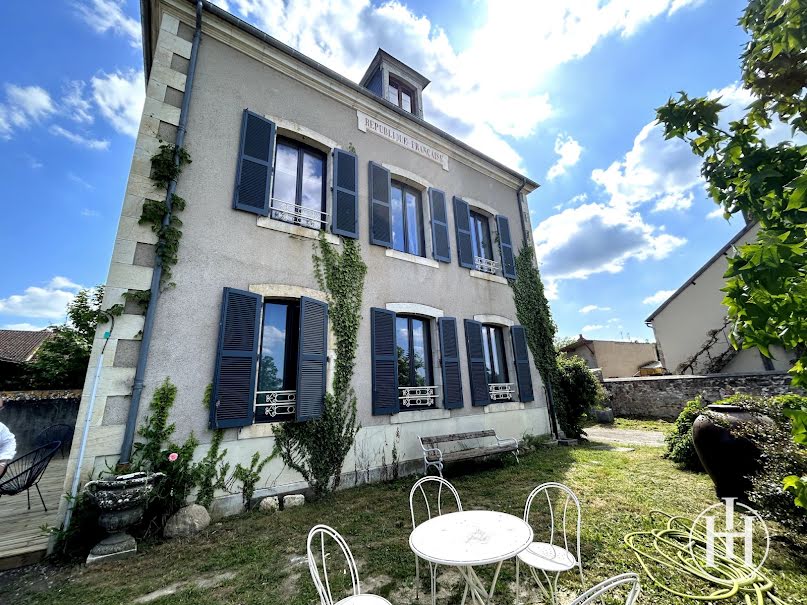 Vente maison 8 pièces 150 m² à Vallon-en-Sully (03190), 165 000 €