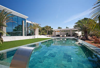 Maison avec jardin et terrasse 2